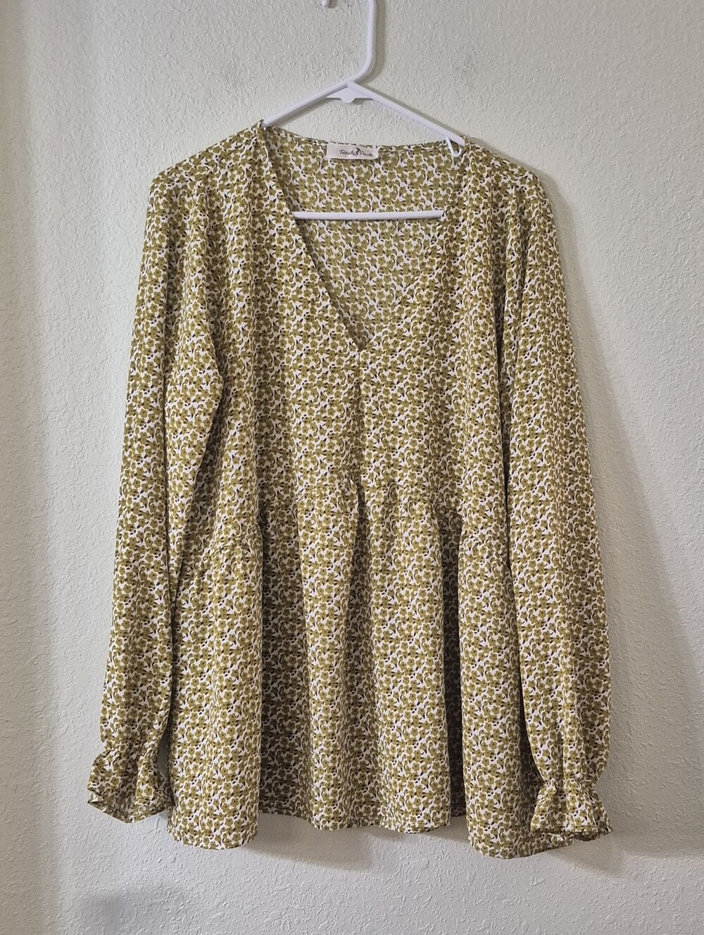 Women's Floral V-Neck Peplum Tunic in Green
